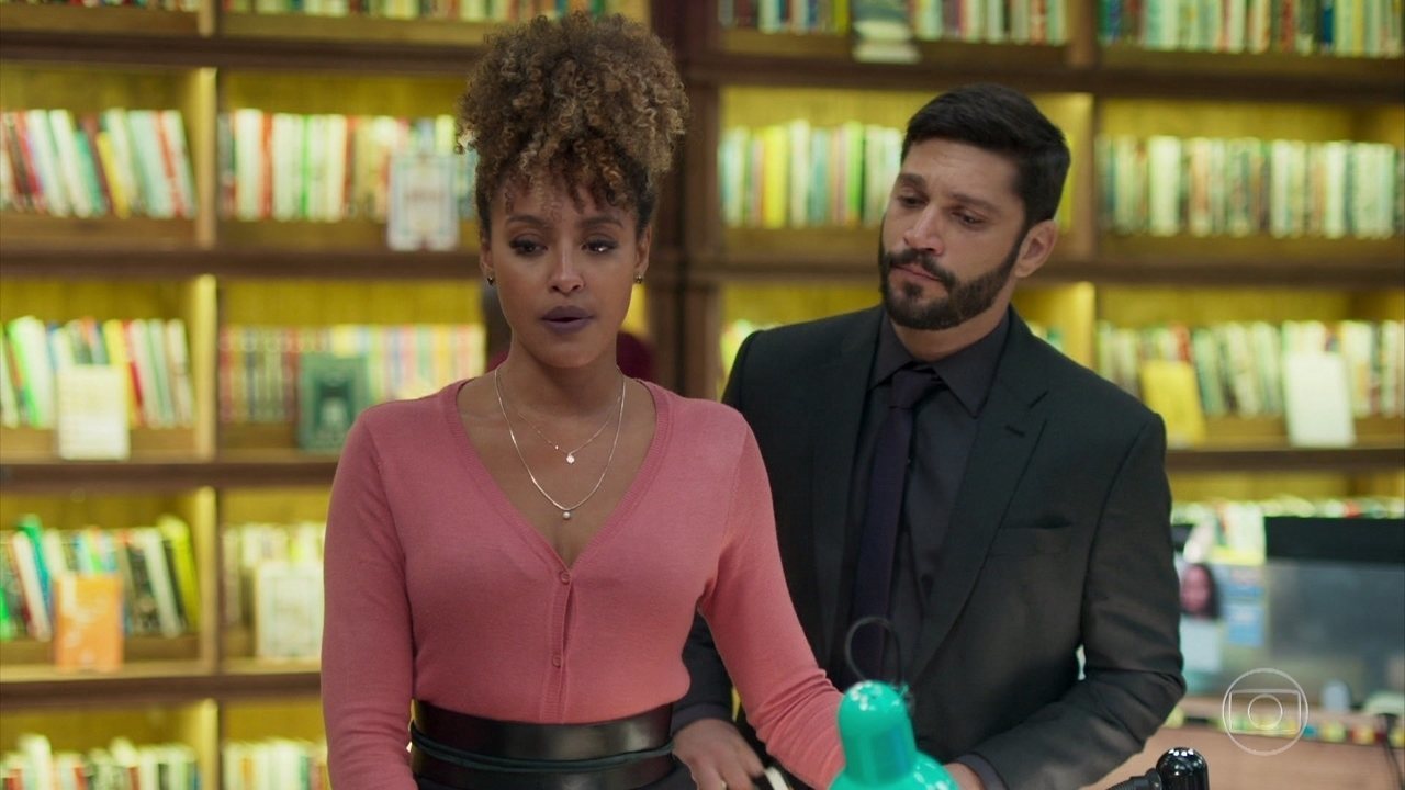 Gisele (Sheron Menezes) e Diogo (Armando Babaioff) em Bom Sucesso