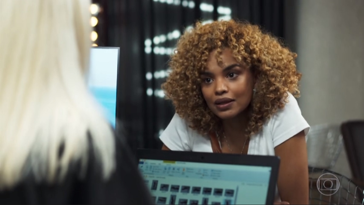 Kim (Monica Iozzi) e Sílvia (Lucy Ramos), de A Dona do Pedaço