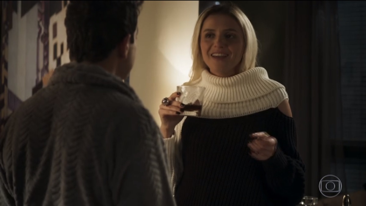 Márcio (Anderson Di Rizzi) e Kim (Monica Iozzi), em A Dona do Pedaço