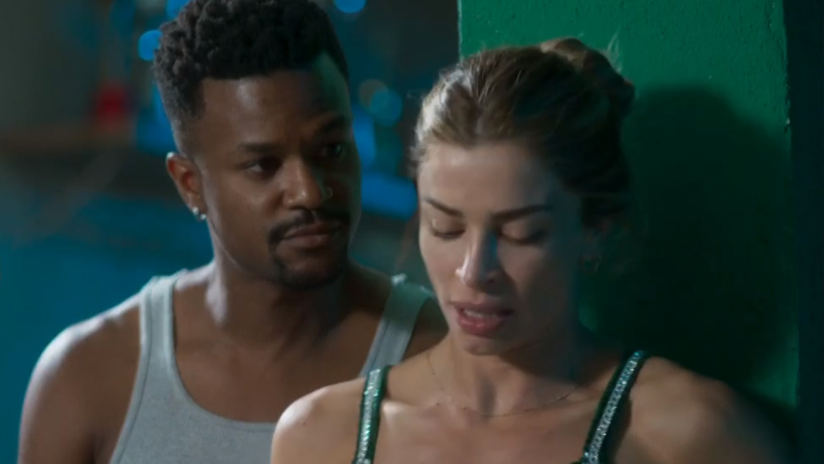 Ramon (David Júnior) e Paloma (Grazi Massafera) em Bom Sucesso