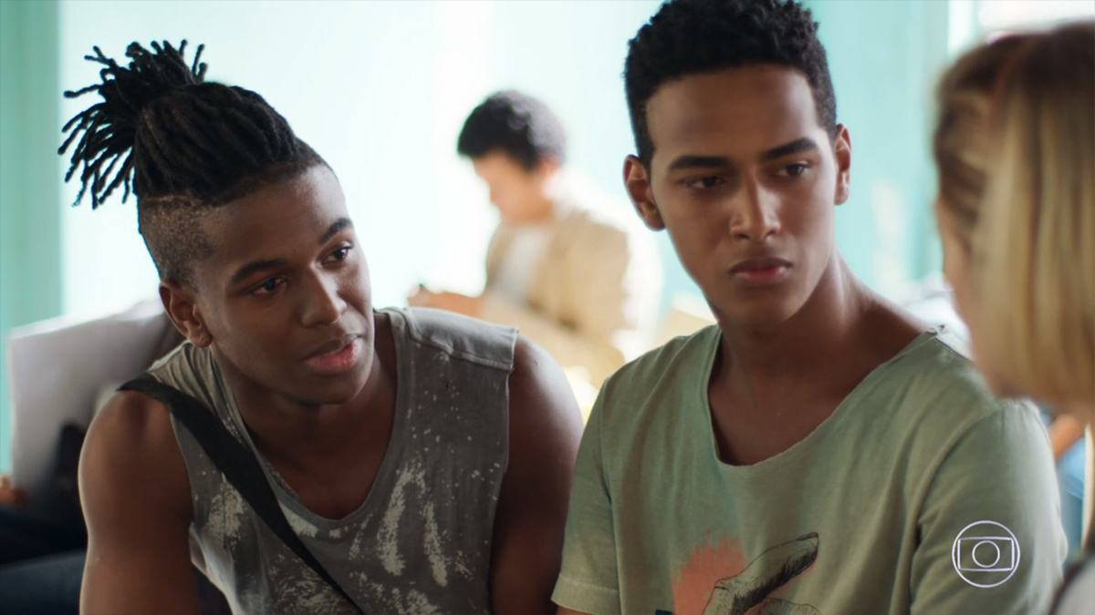 Serginho (João Pedro Oliveira), Camelo (Ronald Sotto) e Lígia (Paloma Duarte) em Malhação
