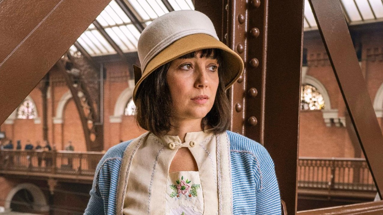 Simone Spoladore como Clotilde em Éramos Seis