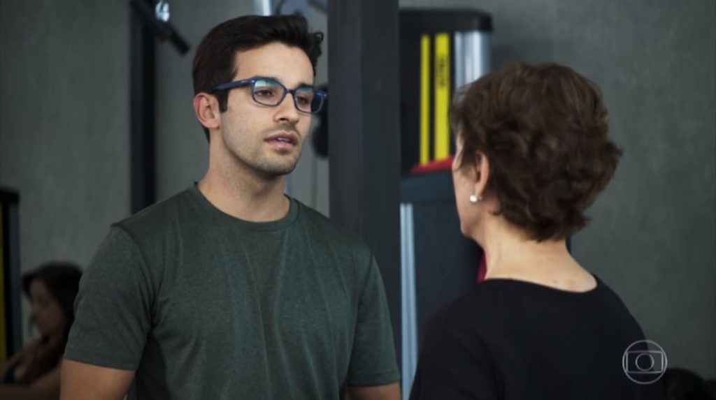 Zé Hélio (Bruno Bevan) e Beatriz (Natália do Vale), de A Dona do Pedaço
