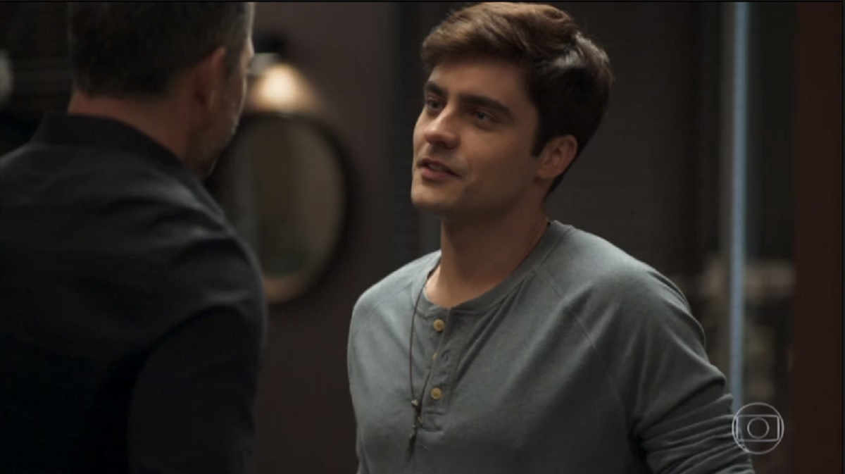 Agno (Malvino Salvador) e Leandro (Guilherme Leicam), de A Dona do Pedaço