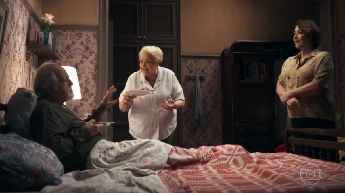 Antero (Ary Fontoura), Marlene (Suely Franco) e Evelina (Nívea Maria), de A Dona do Pedaço