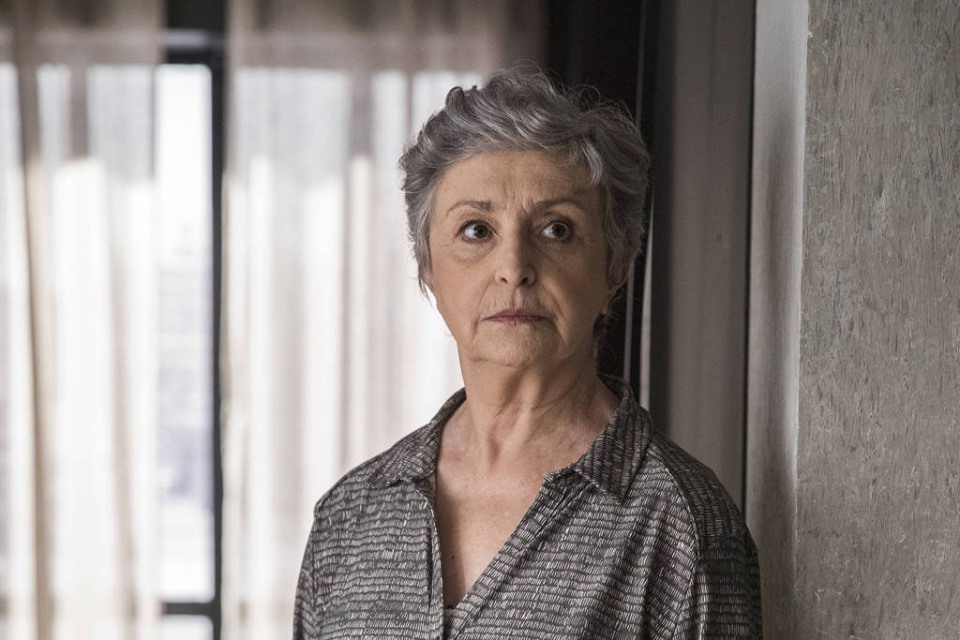 Berta (Ana Lúcia Torre) em A Dona do Pedaço