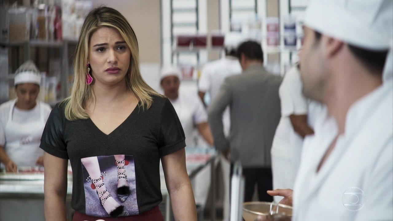 Britney (Glamour Garcia) e Abel (Pedro Carvalho) em A Dona do Pedaço