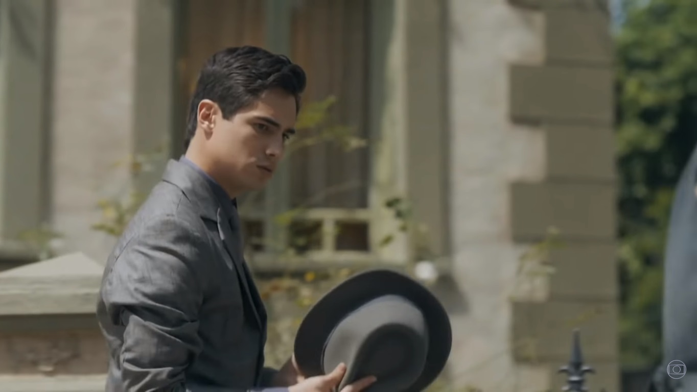Carlos (Danilo Mesquita) em Éramos Seis