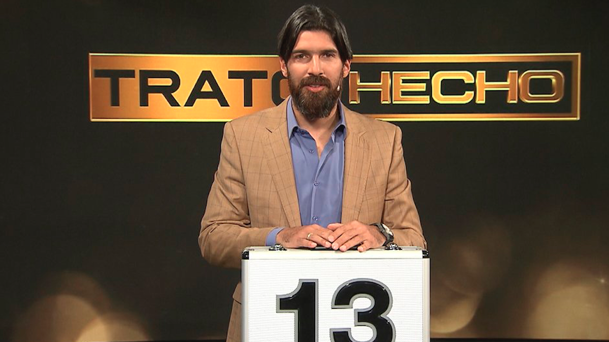 Loco Abreu em versão do Topa ou Não Topa no Uruguai