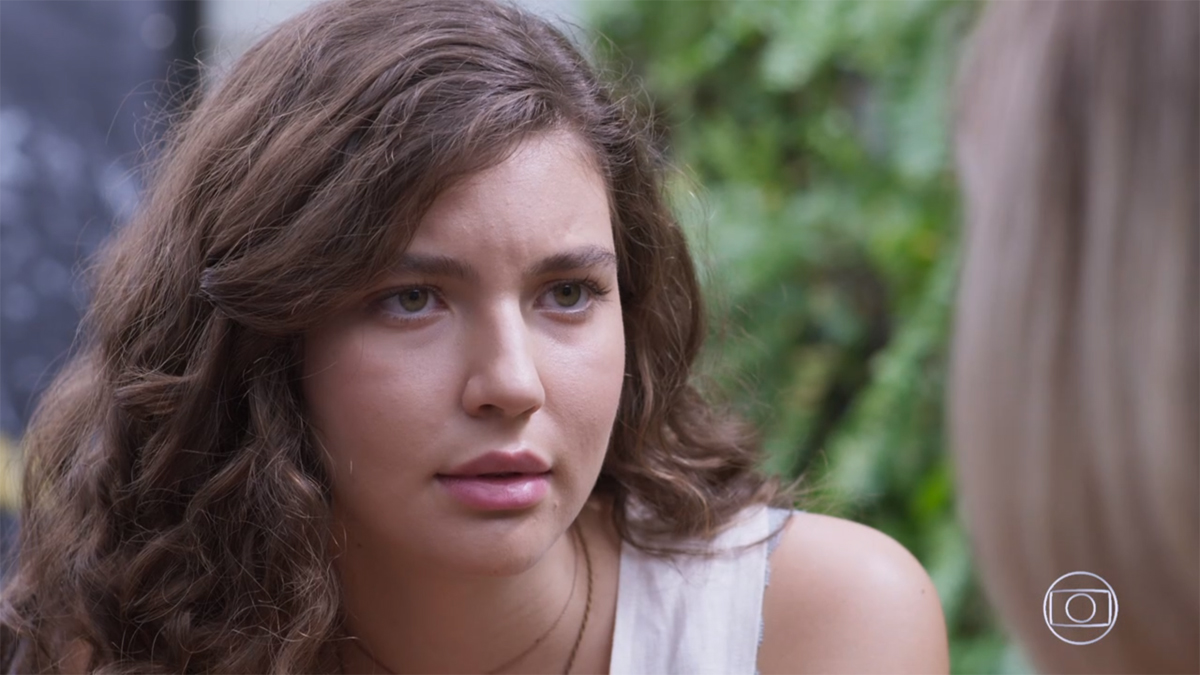 Rita (Alanis Guillen) e Lígia (Paloma Duarte) em Malhação