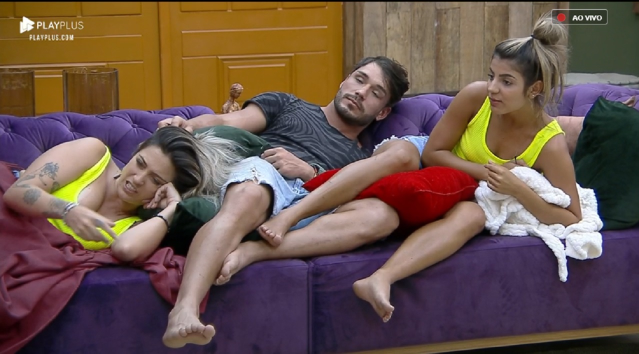 Tati, Lucas e Hariany em A Fazenda 11