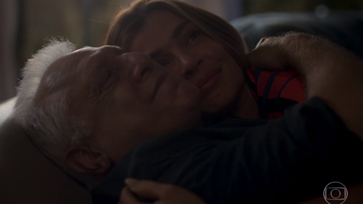 Alberto (Antônio Fagundes) e Paloma (Grazi Massafera) em Bom Sucesso