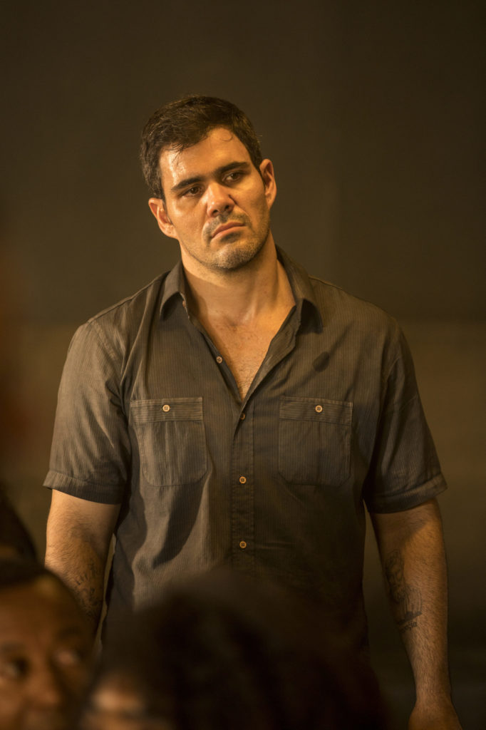 Magno (Juliano Cazarré) em Amor de Mãe
