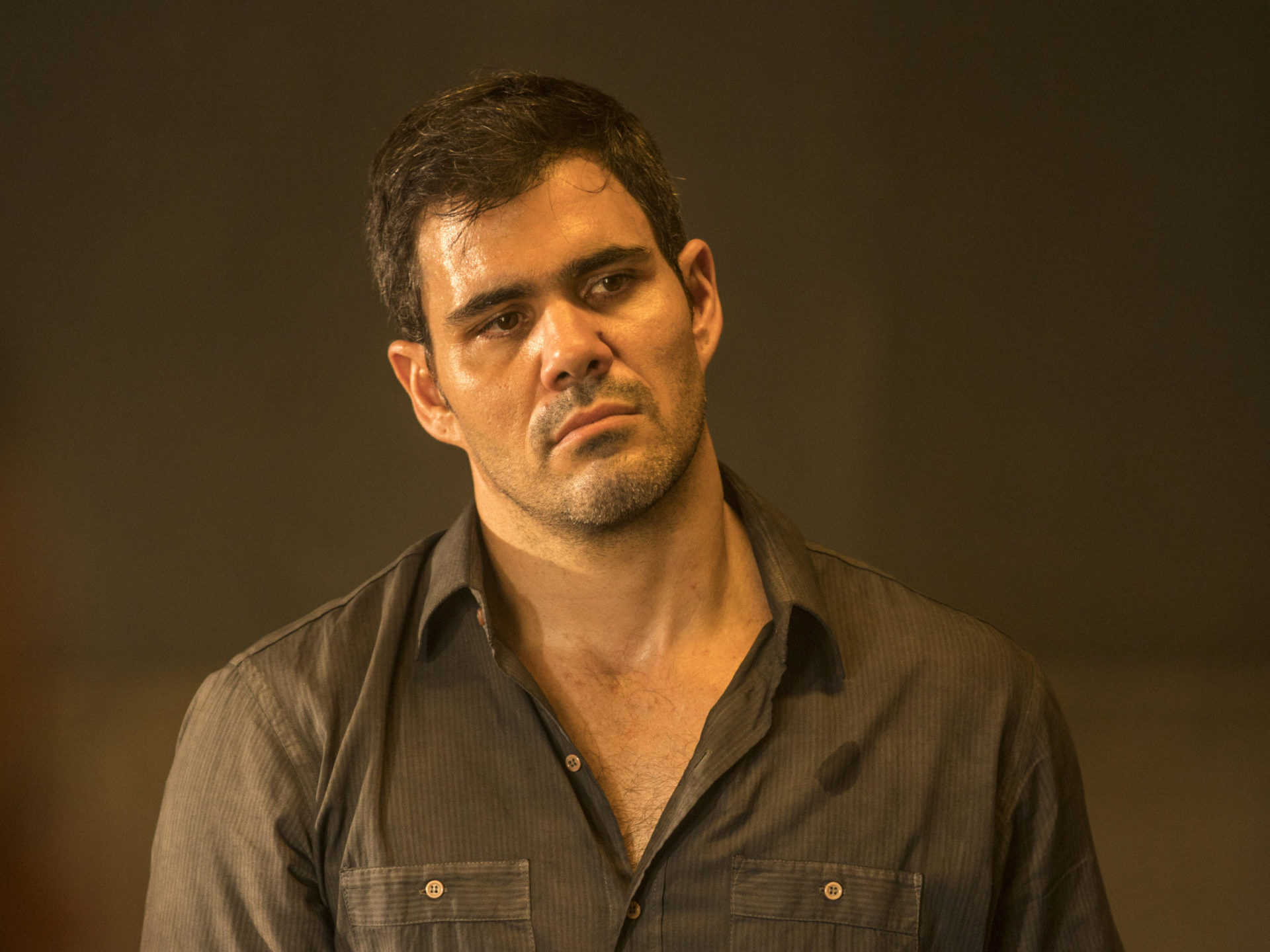 Magno (Juliano Cazarré) em Amor de Mãe