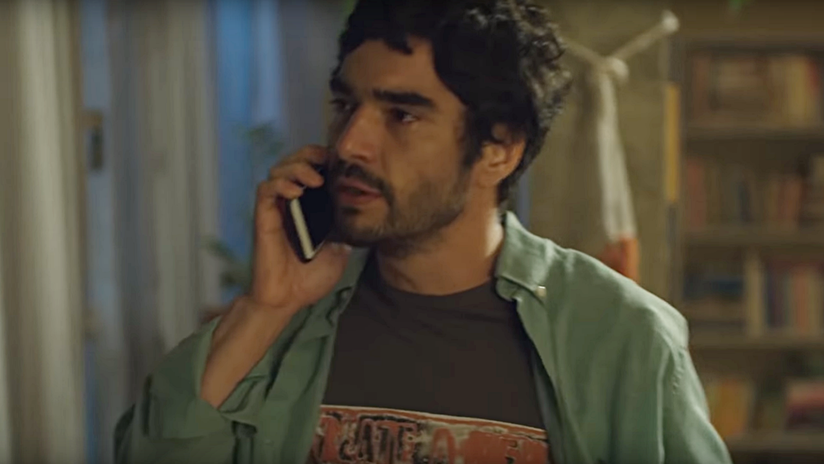 Caio Blat vive professor do ensino público em Segunda Chamada (Reprodução: TV Globo)