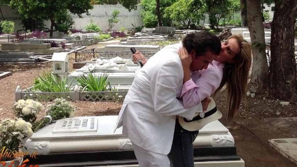 Carmem mata padre Lupe da forma mais cruel (Divulgação: Televisa S.A)