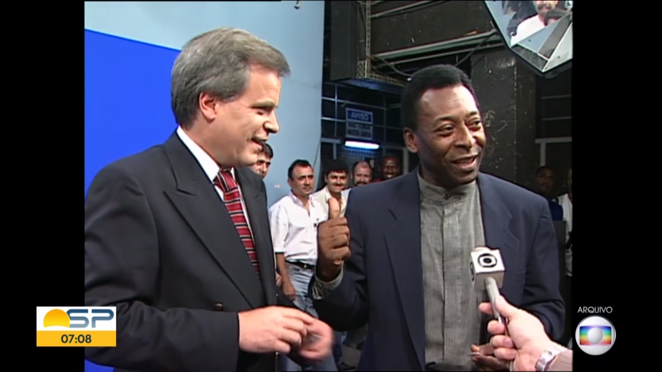 Chico Pinheiro e Pelé em vídeo antigo exibido no Bom Dia SP