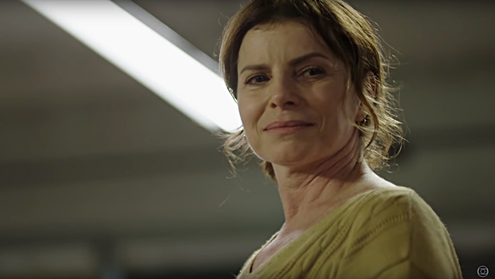 Débora Bloch vive Lúcia em Segundo Chamada (Reprodução: Globo)