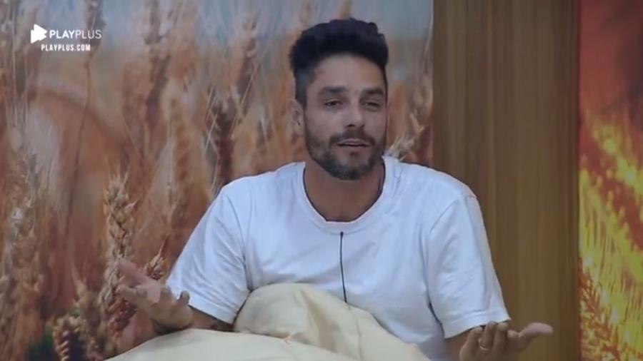 Diego é alvo de peões