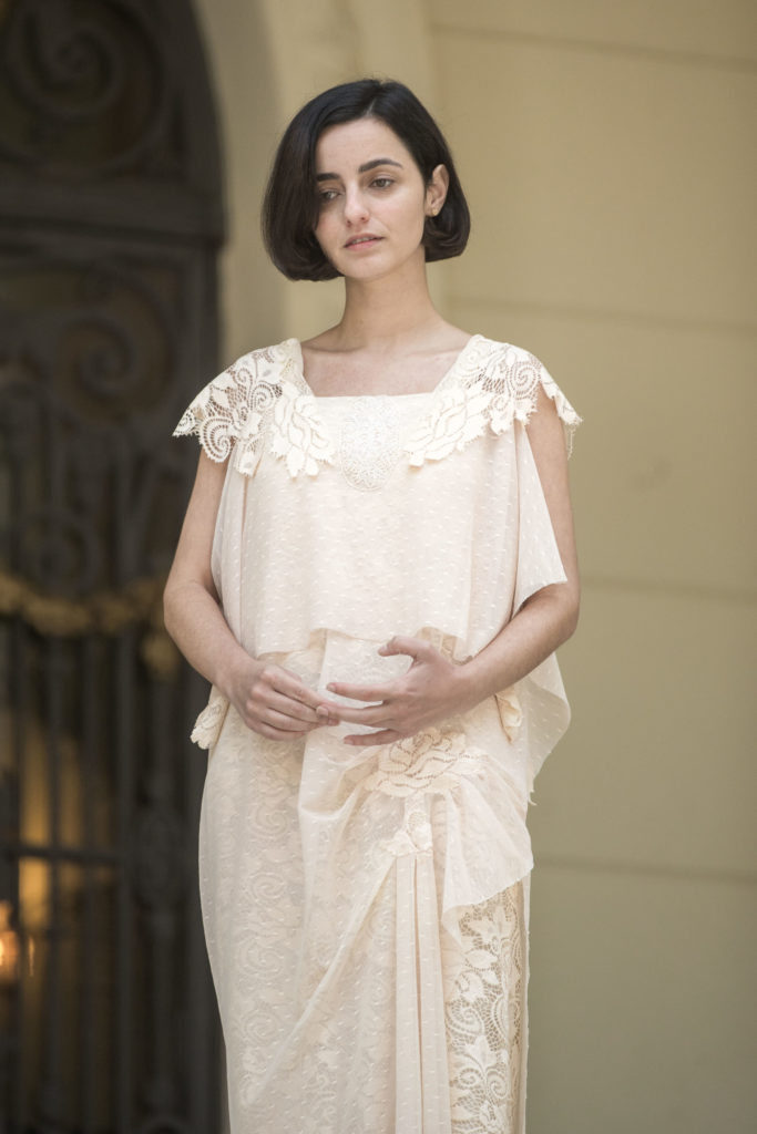 Justina (Julia Stockler) em Éramos Seis