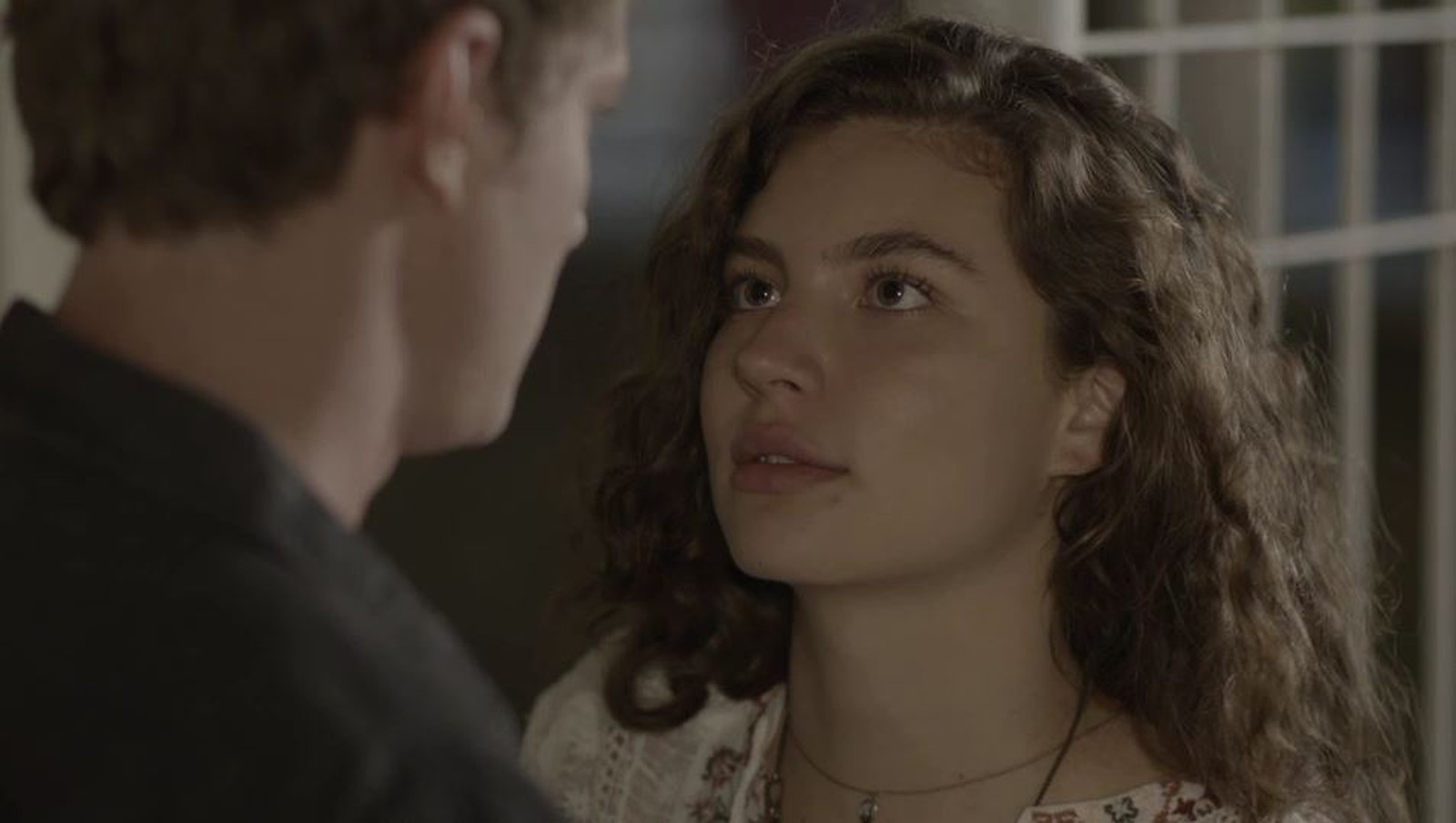 Filipe (Pedro Novaes) e Rita (Alanis Guillen) em Malhação