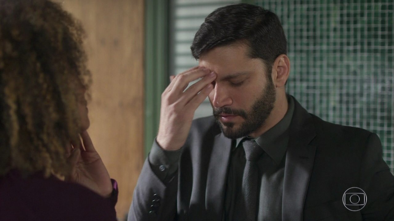 Gisele (Sheron Menezzes) e Diogo (Armando Babaioff) em Bom Sucesso