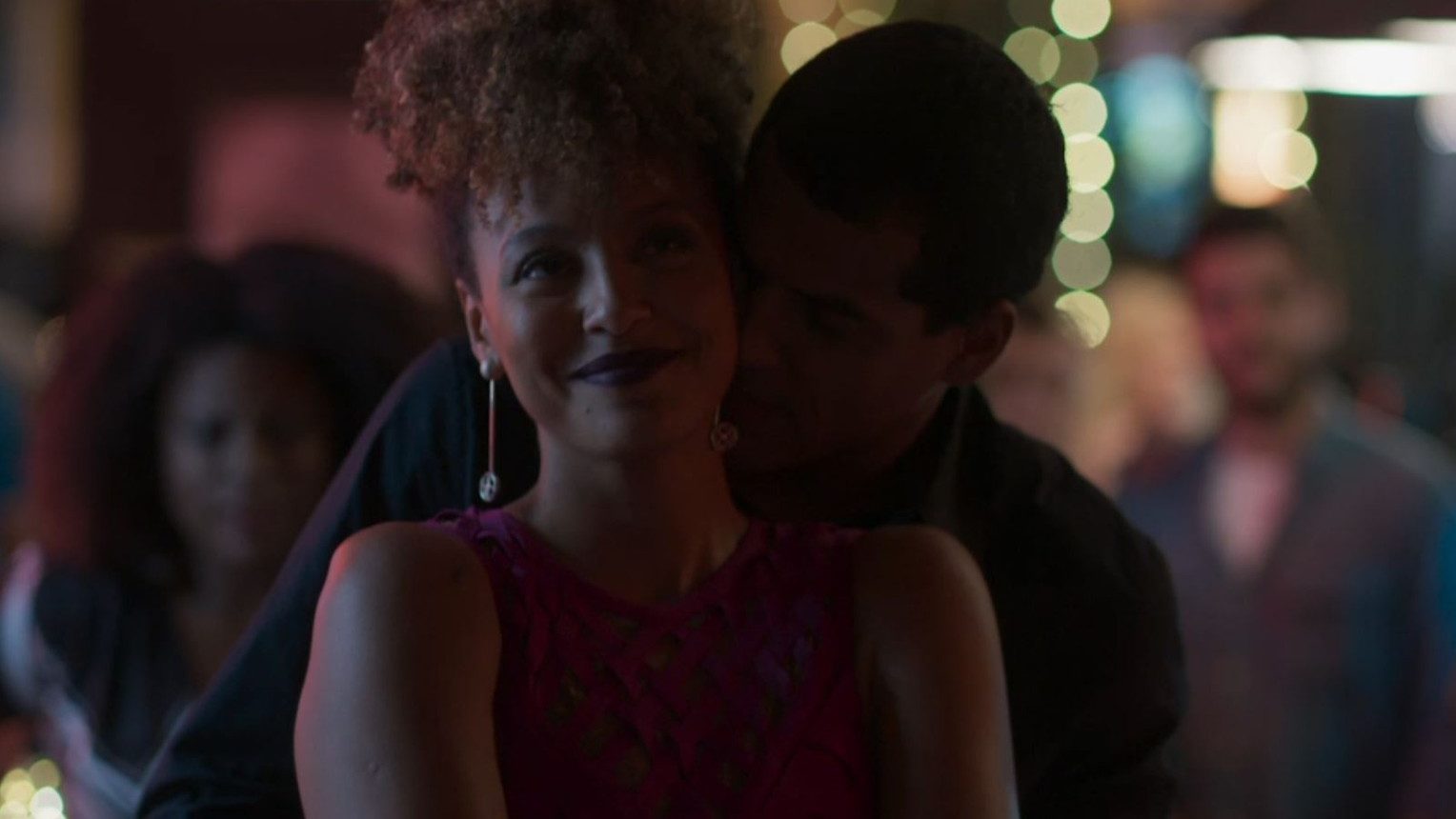 Gisele (Sheron Menezzes) e Yuri (Marcello Melo Jr) em Bom Sucesso