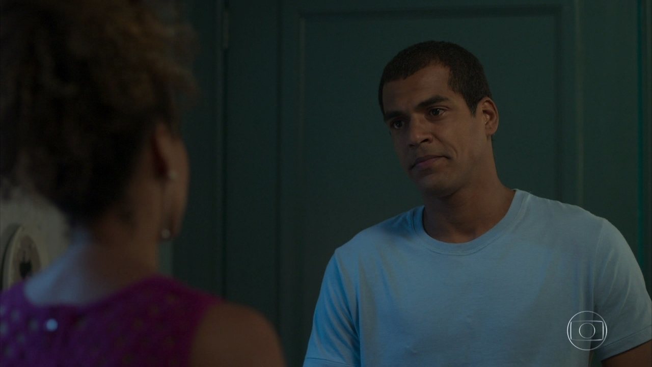 Gisele (Sheron Menezzes) e Yuri (Marcello Melo Júnior) em Bom Sucesso