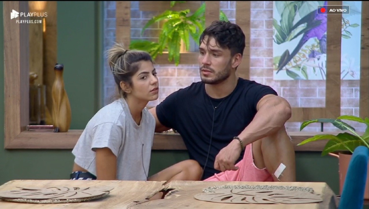Hariany e Lucas em A Fazenda 11