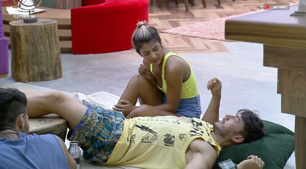 Hariany e Lucas em A Fazenda 11