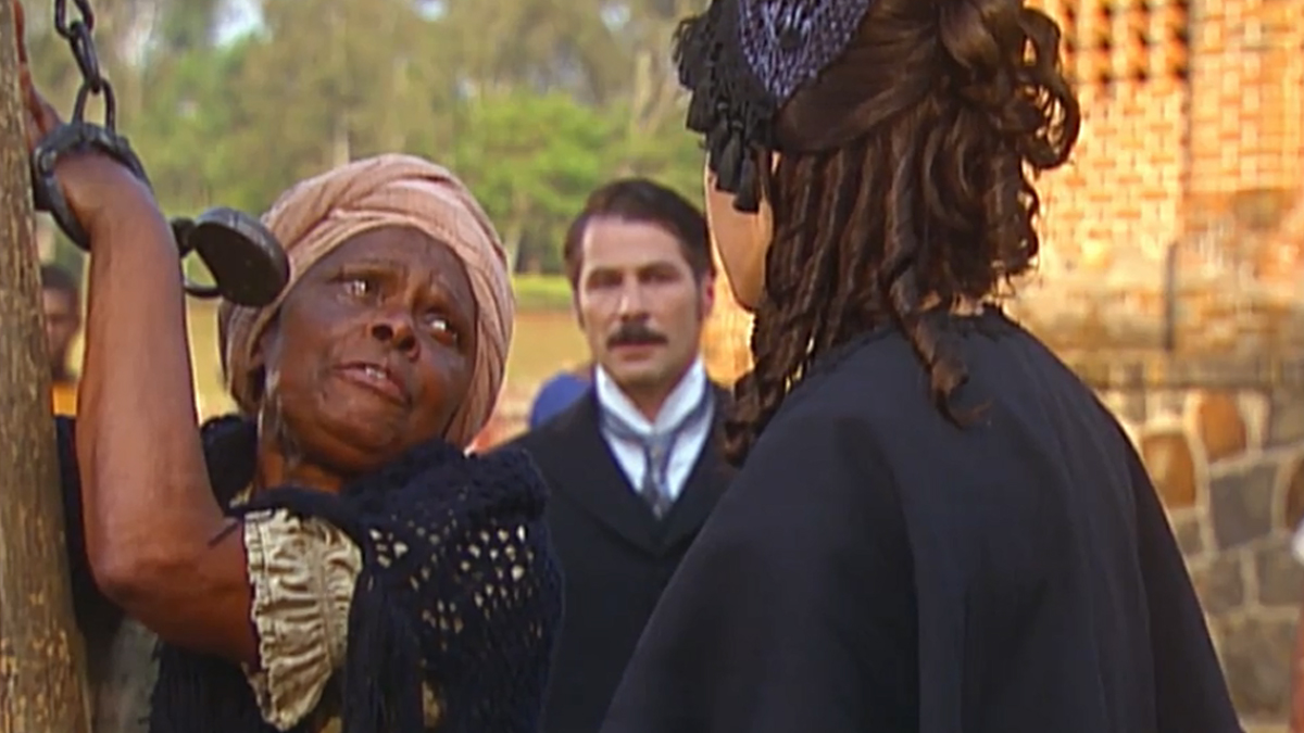 Isaura (Bianca Rinaldi) e Joaquina (Chica Lopes) em A Escrava Isaura