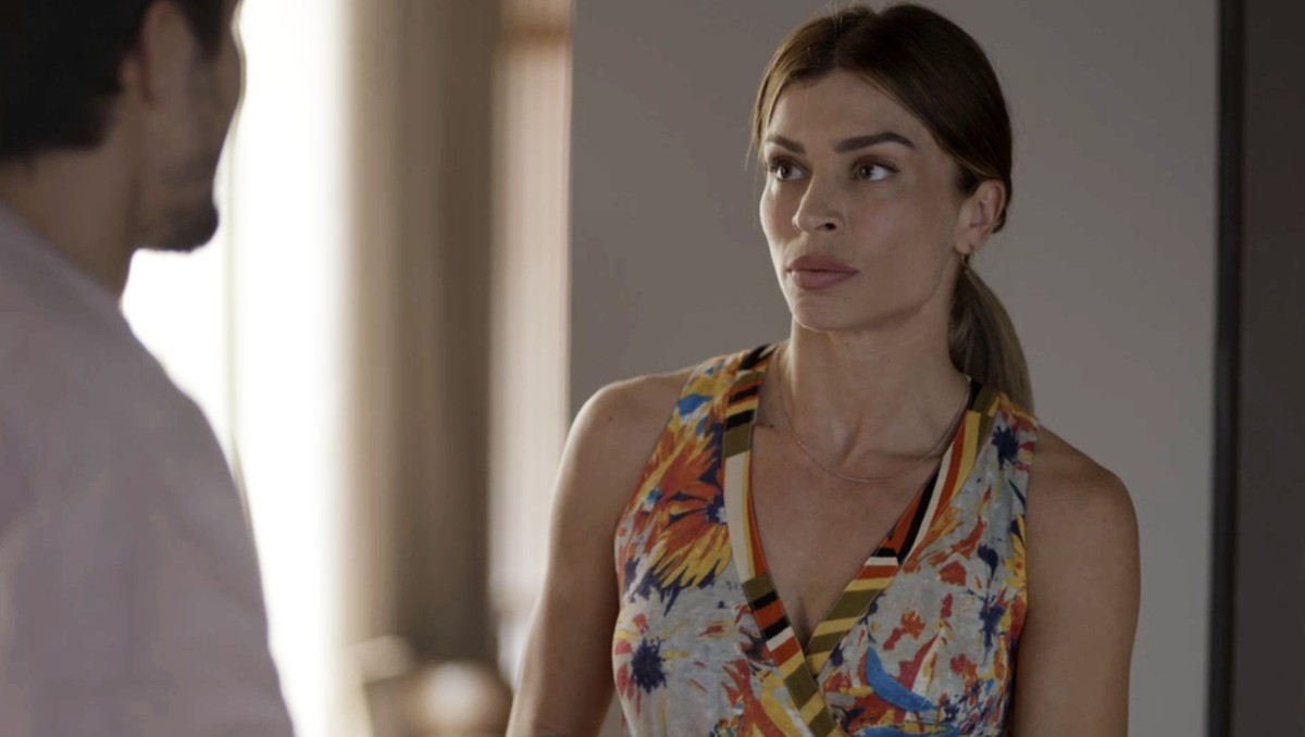 Marcos (Rômulo Estrela) e Paloma (Grazi Massafera) em Bom Sucesso
