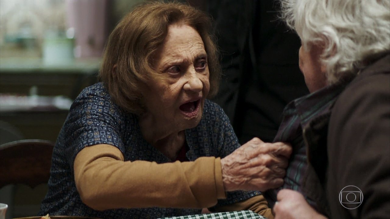 Matilde (Laura Cardoso) em A Dona do Pedaço
