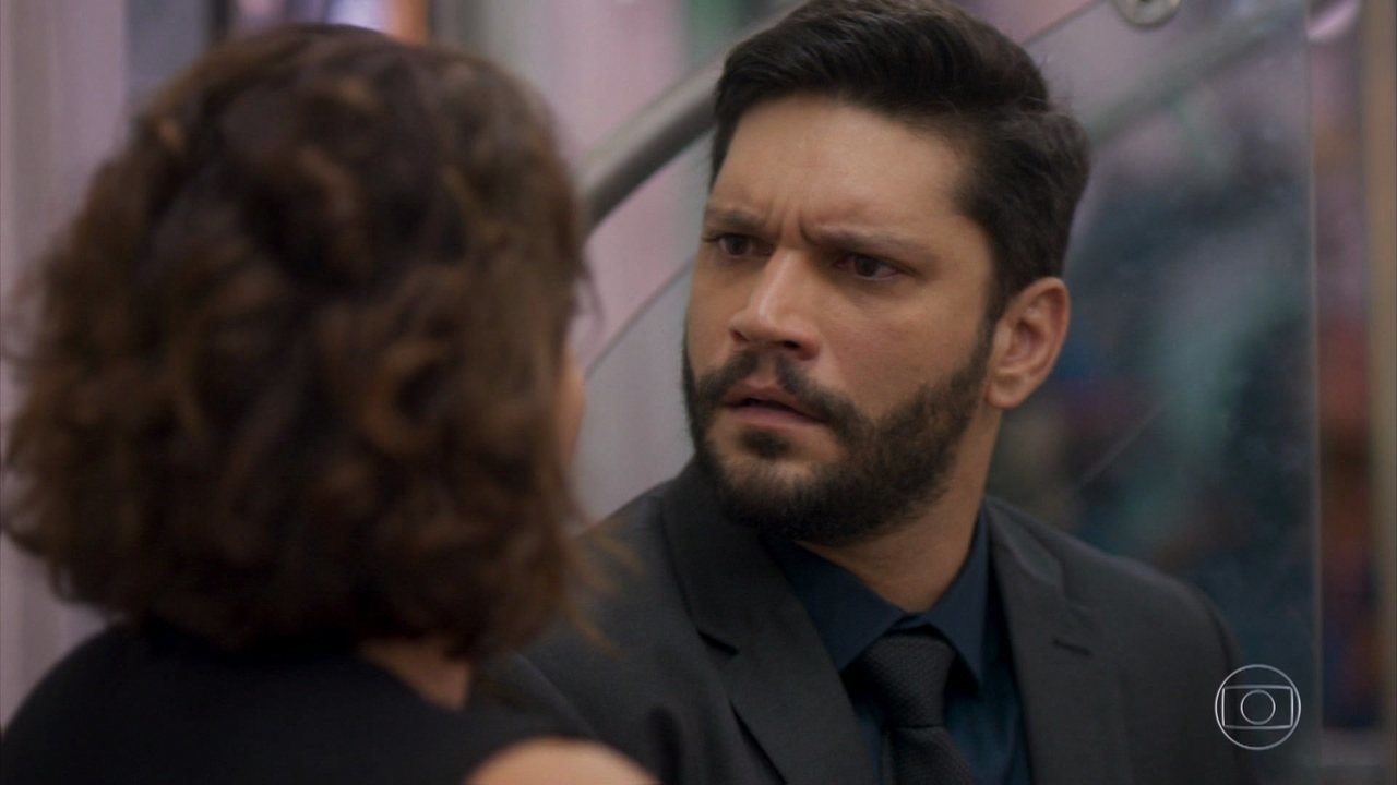 Nana (Fabiula Nascimento) e Diogo (Armando Babaioff) em Bom Sucesso