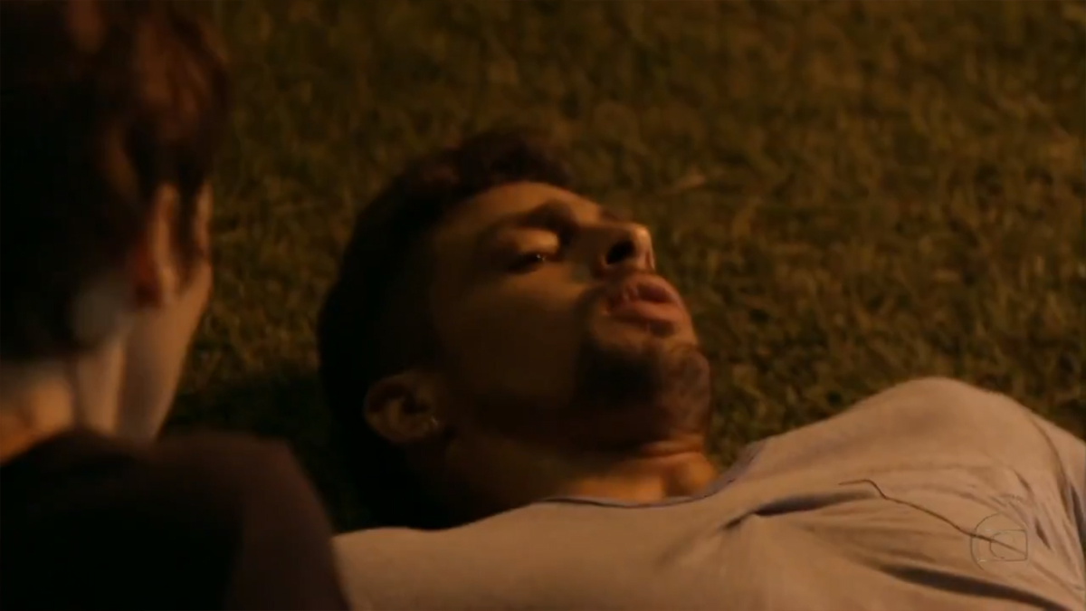 Nina (Débora Falabella) e Jorginho (Cauã Reymond) em Avenida Brasil