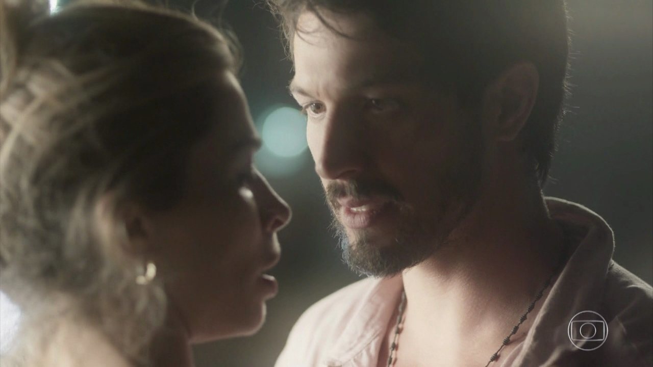 Paloma (Grazi Massafera) e Marcos (Rômulo Estrela) em Bom Sucesso