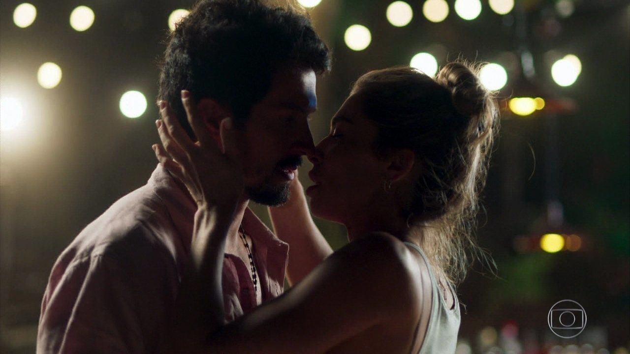 Paloma (Grazi Massafera) e Marcos (Rômulo Estrela) em Bom Sucesso