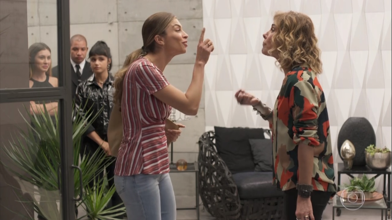 Paloma (Grazi Massafera) e Eugênia (Helena Fernandes) de Bom Sucesso