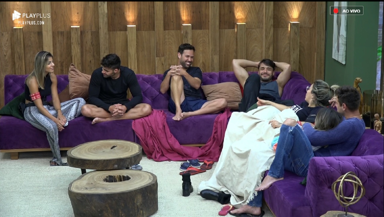 Peões na sala em A Fazenda 11