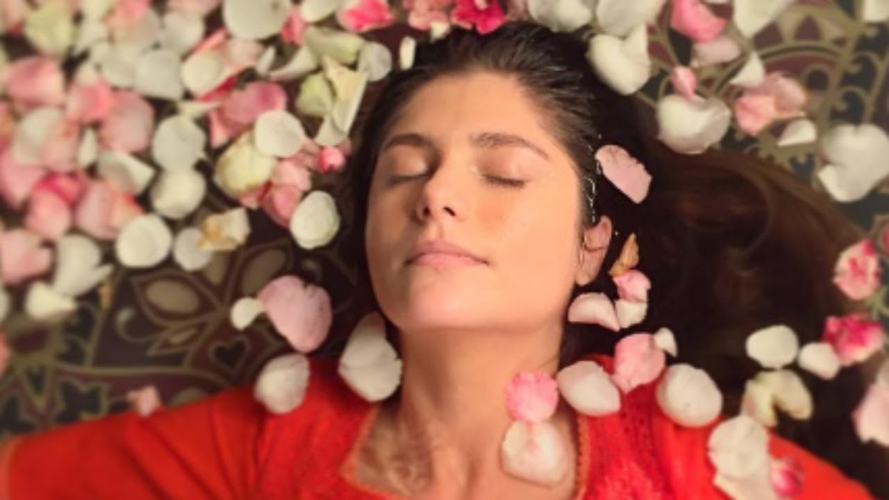 Tammy di Calafiori como Lia em O Rico e Lázaro (Reprodução / YouTube)