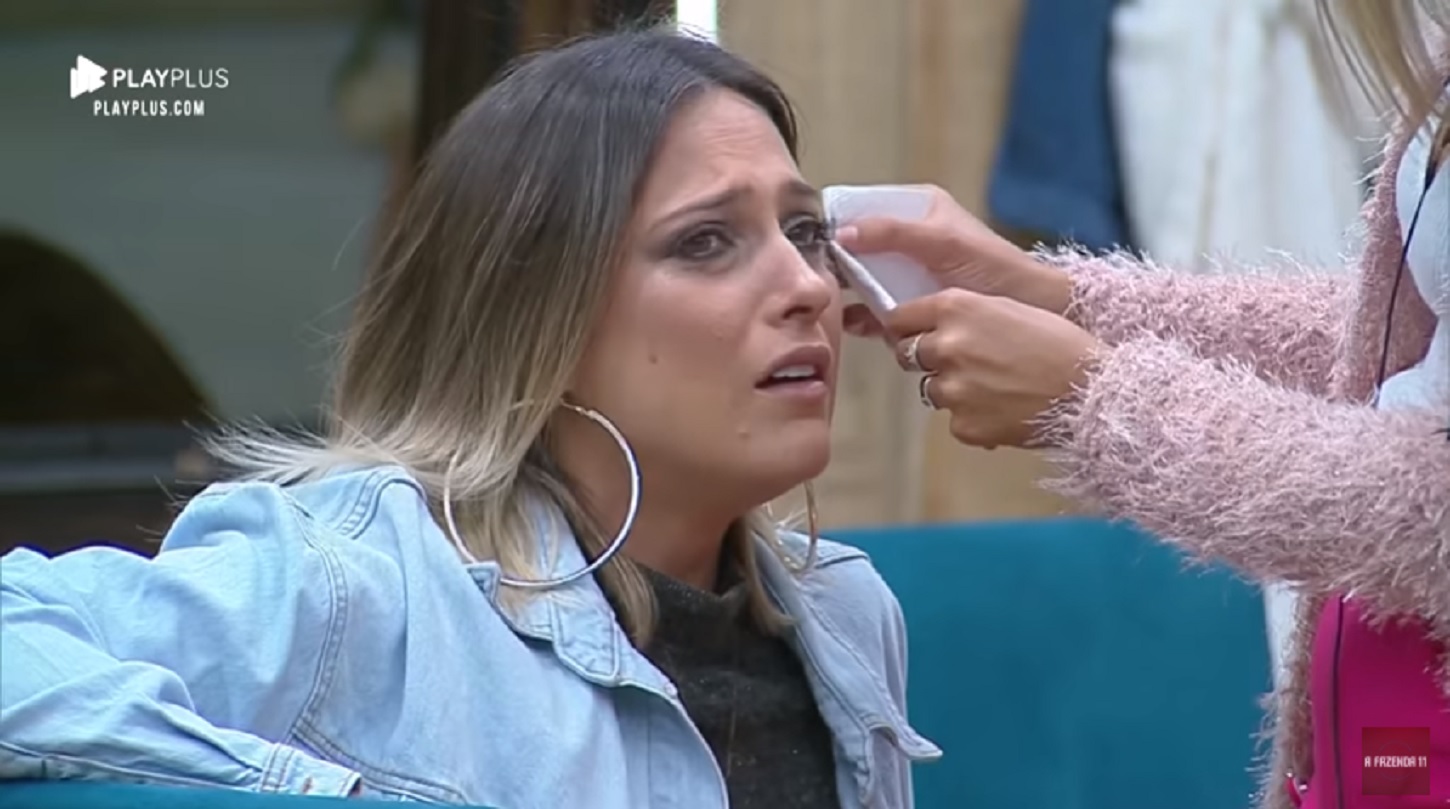 Tati Dias chorando em A Fazenda 11