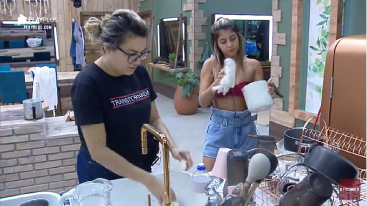 Thayse e Hariany em A Fazenda 11