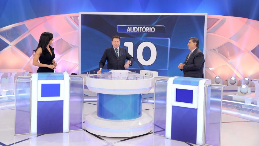 Carlos Nascimento e Marcia Dantas no Jogo das 3 Pistas do Programa Silvio Santos