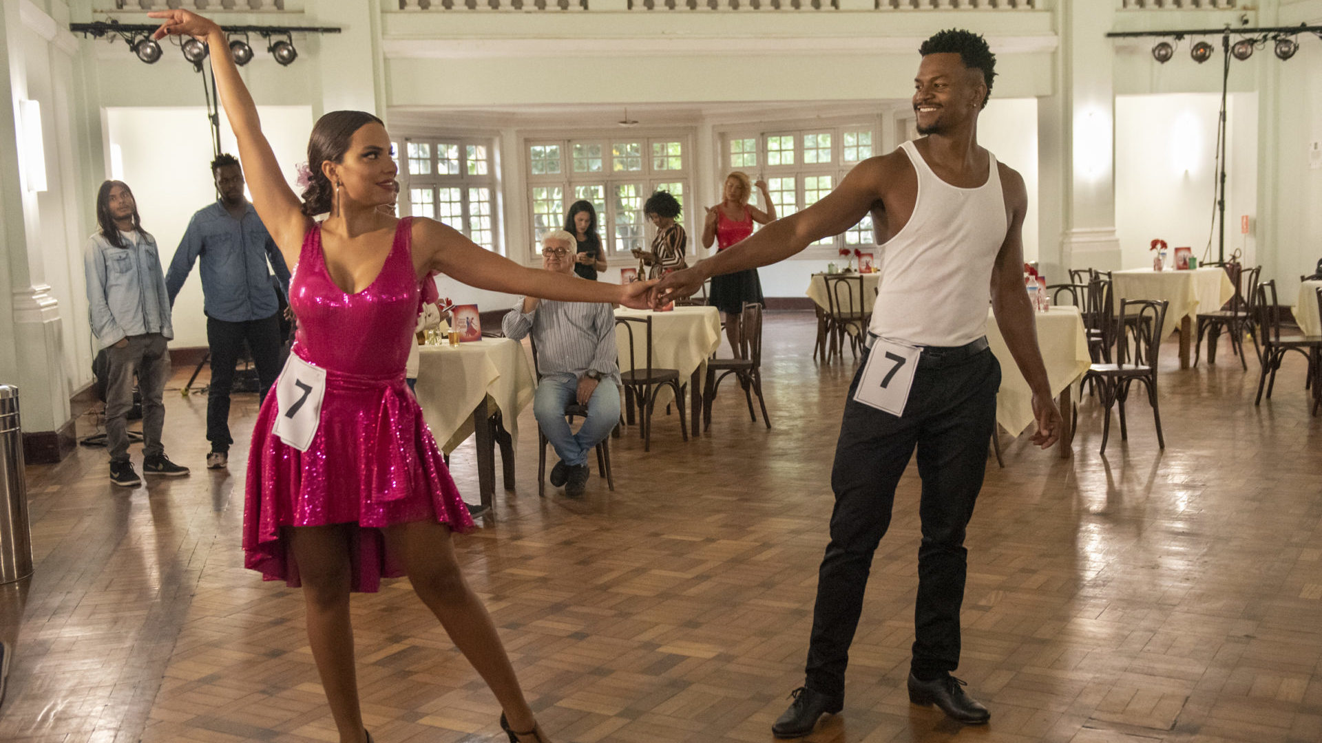 Francisca (Gabriela Moreyra) e Ramon (David Júnior) em Bom Sucesso