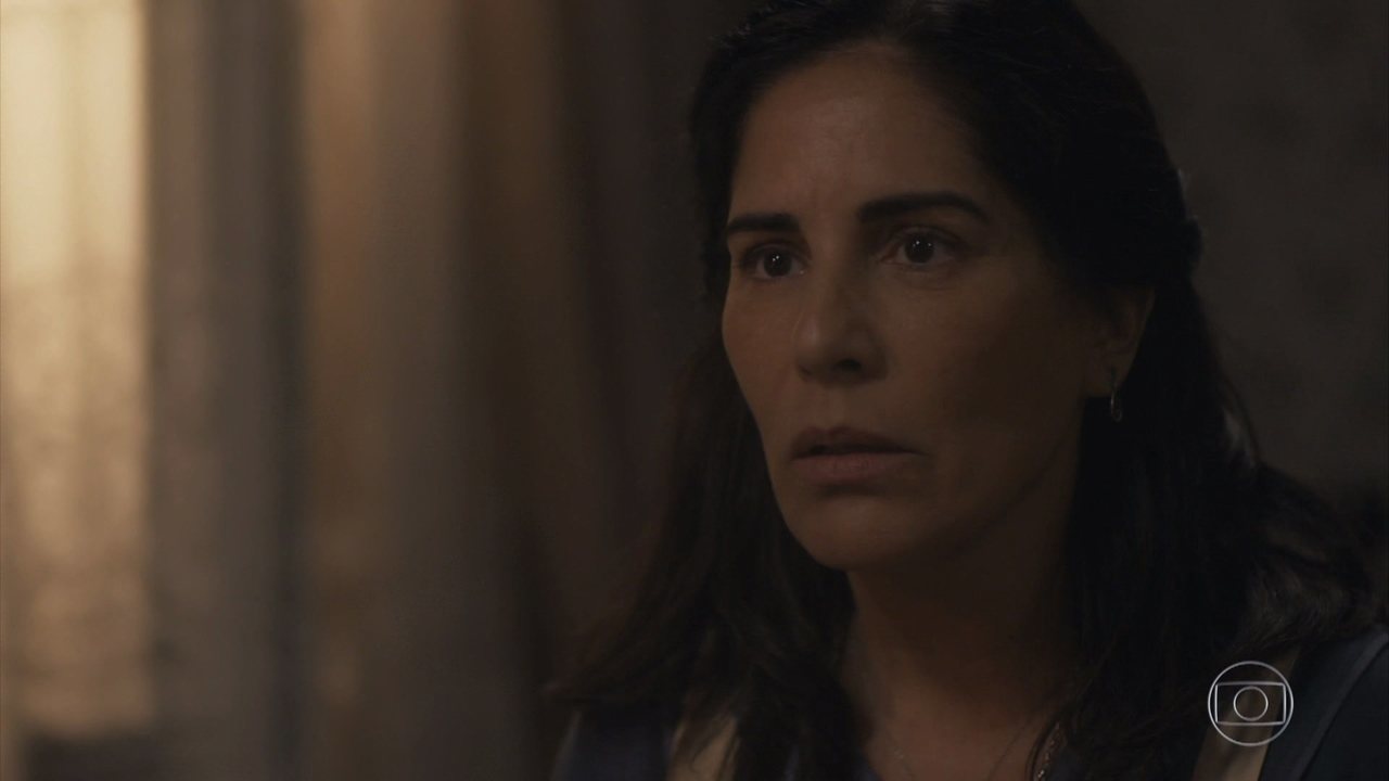 Lola detona Carlos e Alfredo após mais uma briga (Reprodução: Globoplay)