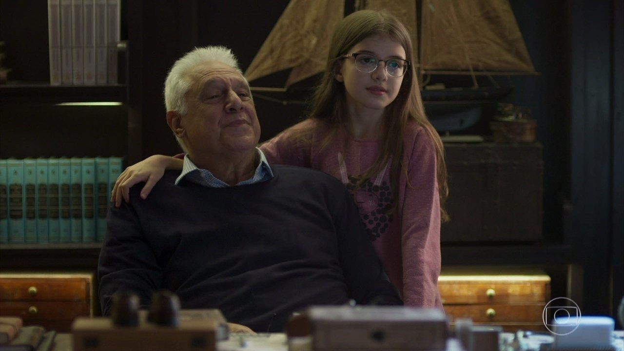 Alberto (Antonio Fagundes) e Sofia (Valentina Vieira) em Bom Sucesso
