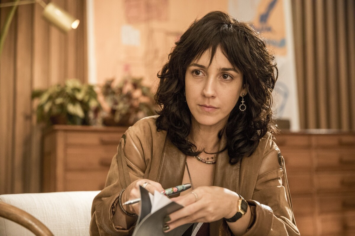 Amanda (Camila Márdila) de Amor de Mãe