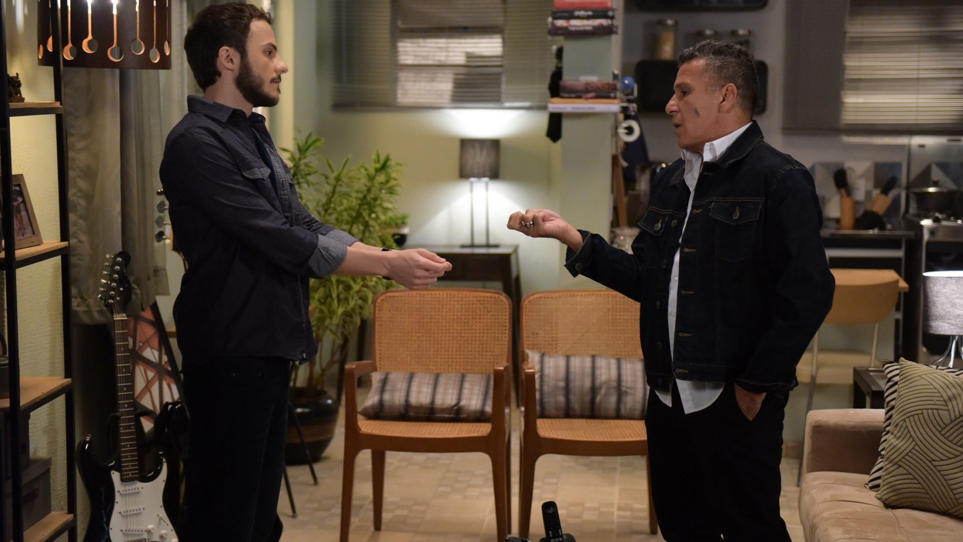 Bruno (Miguel Roncato) e Edevaldo (Eri Johnson) em Topíssima