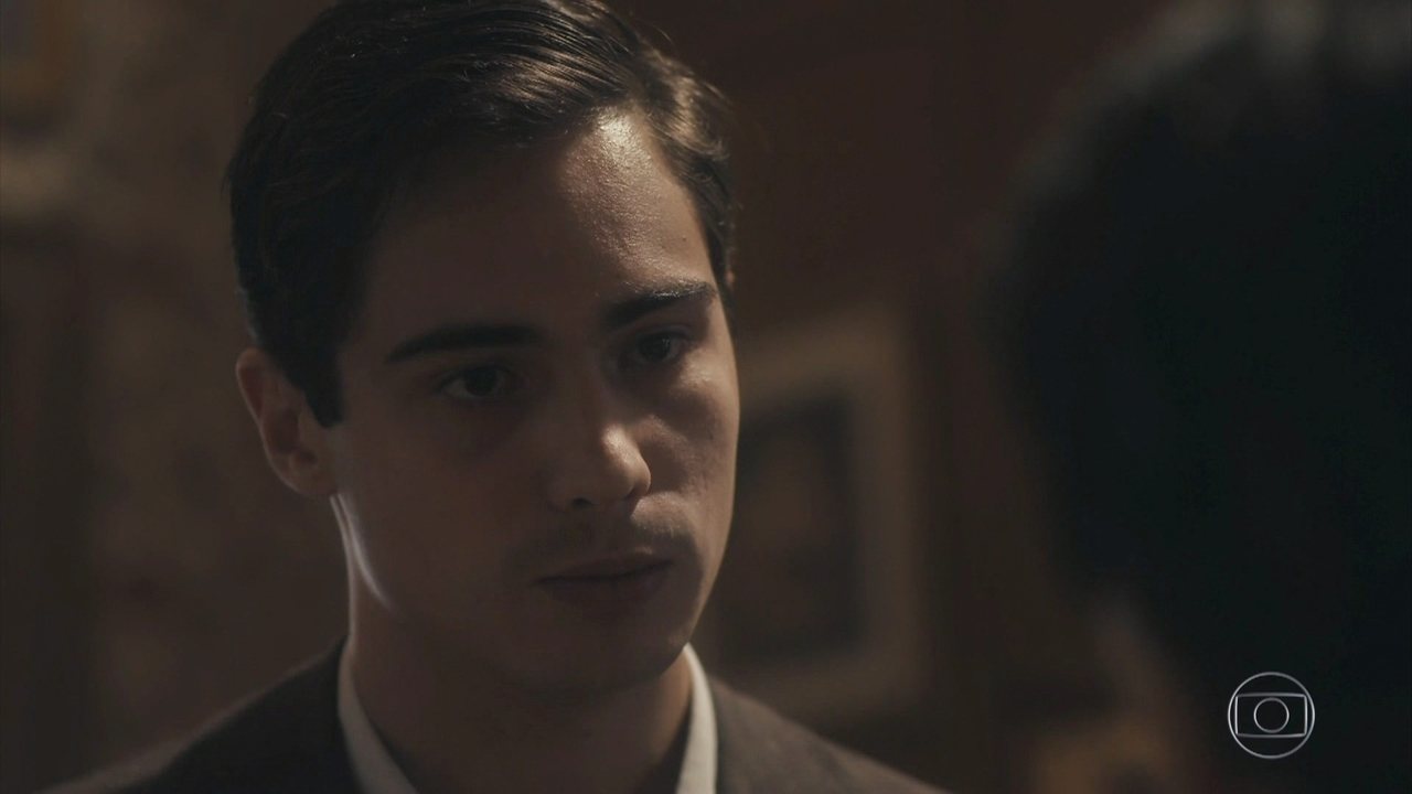Carlos (Danilo Mesquita) em Éramos Seis