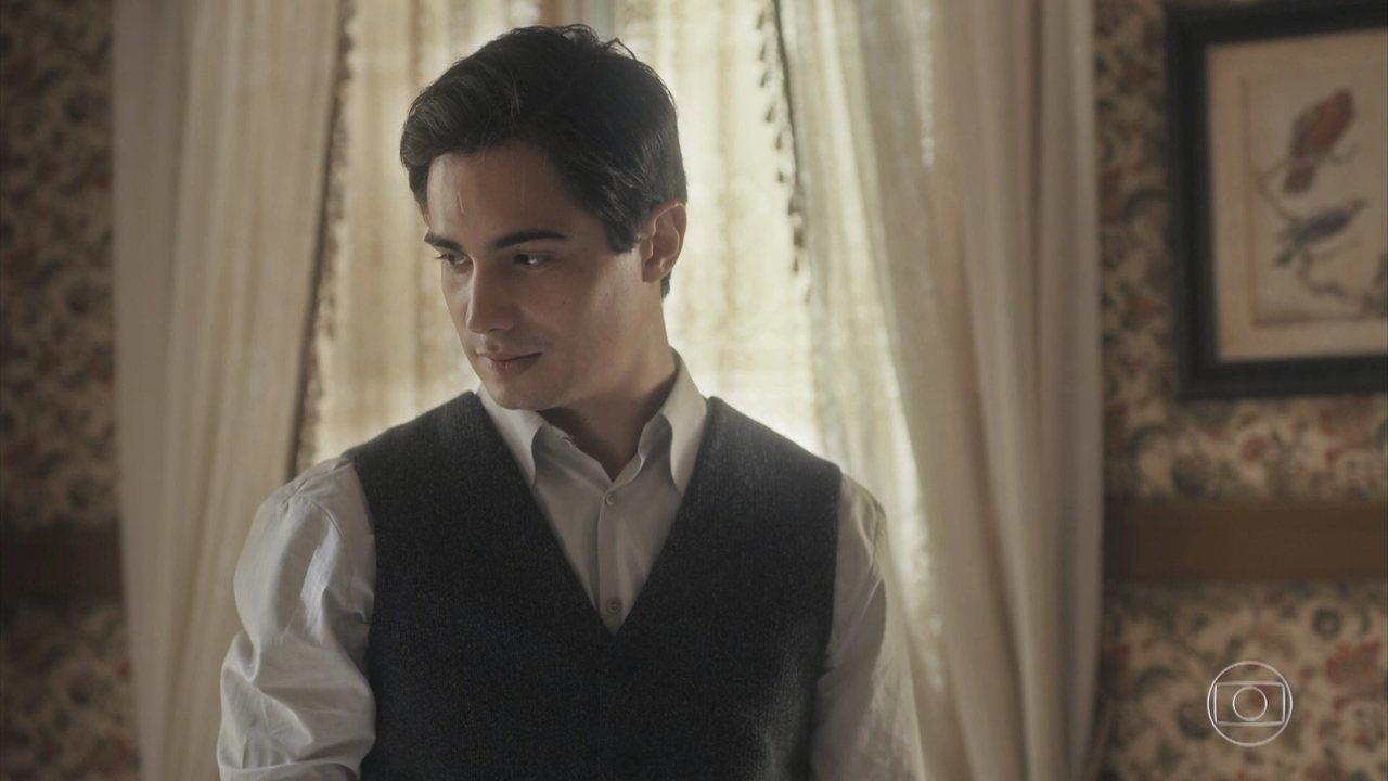 Carlos (Danilo Mesquita)